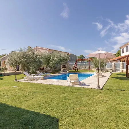 2 Bedroom Beautiful In