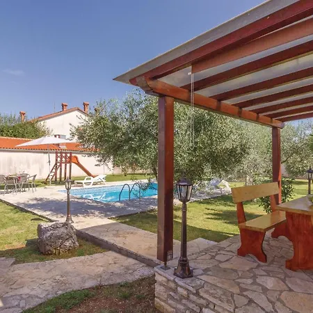 2 Bedroom Beautiful In Rebici