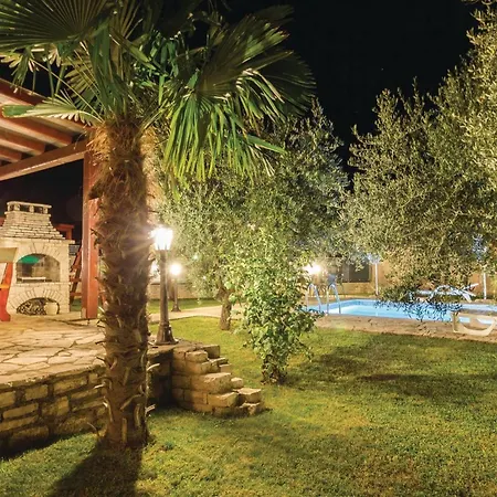 2 Bedroom Beautiful In Rebici