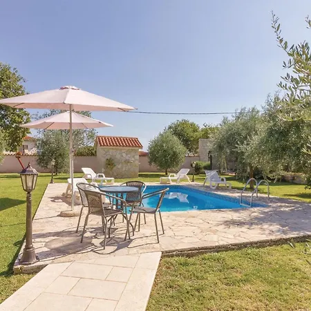 2 Bedroom Beautiful In Rebici